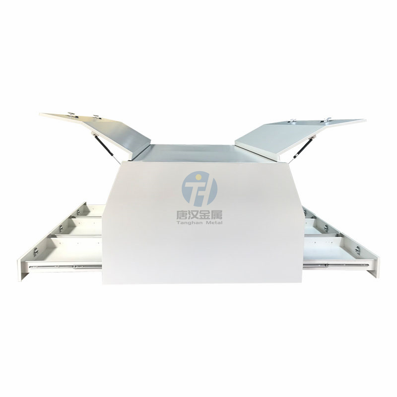 带抽屉的定制 ute 大铝盖露营设备